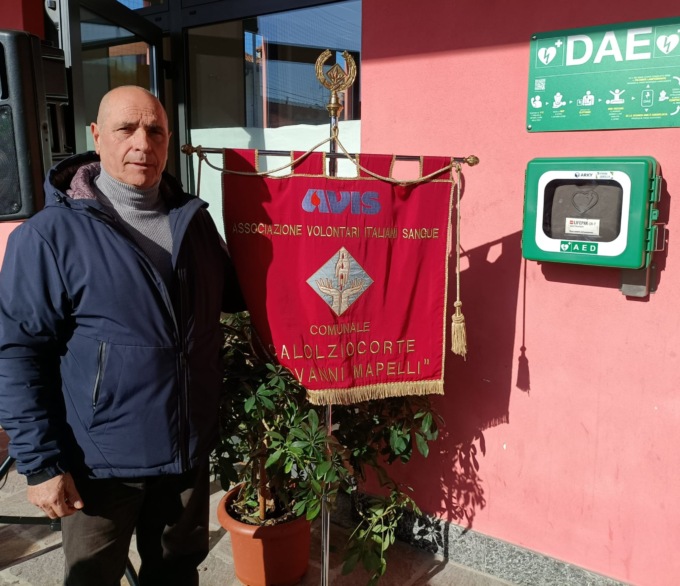 L’Avis di Calolziocorte dona un defibrillatore all’oratorio di Sala