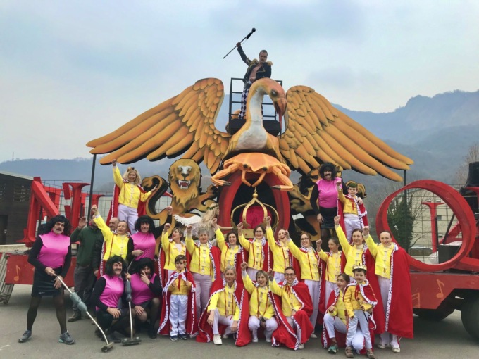 Valmadrera festeggia in grande stile il Carnevale: protagonisti della festa i Queen