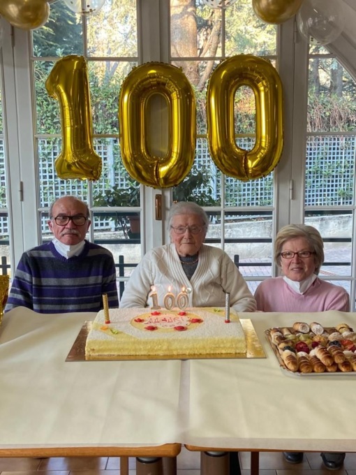 Grande festa per i 100 anni di Giovanna Duca