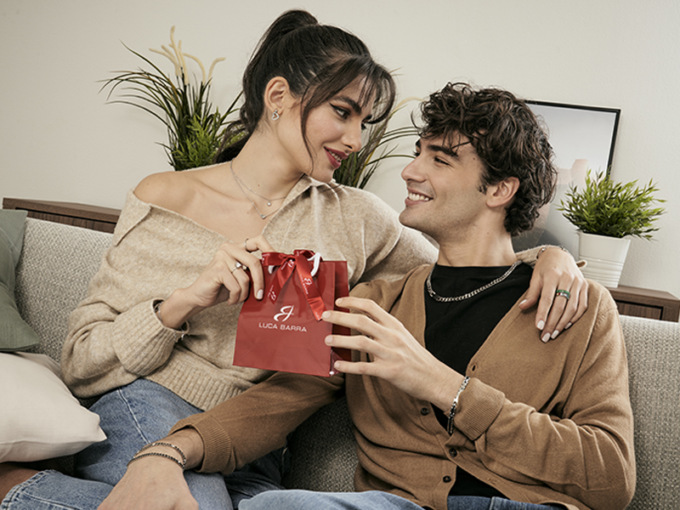 Dai chiama angeli ai portachiavi, i gioielli Luca Barra sulle reti Mediaset