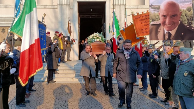 Addio commosso al Generale Pino Campa. Monsignor Milani: “Uomo di ordine, regole e fede solida”