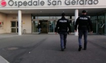 Minaccia il personale del pronto soccorso e aggredisce un poliziotto e un infermiere