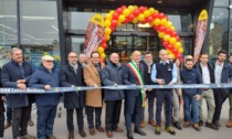 Inaugurazione Lidl a Lecco: questa mattina il taglio del nastro