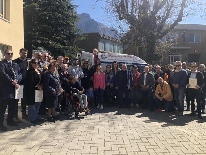 Inaugurato il nuovo mezzo di Auser per il trasporto di anziani e disabili