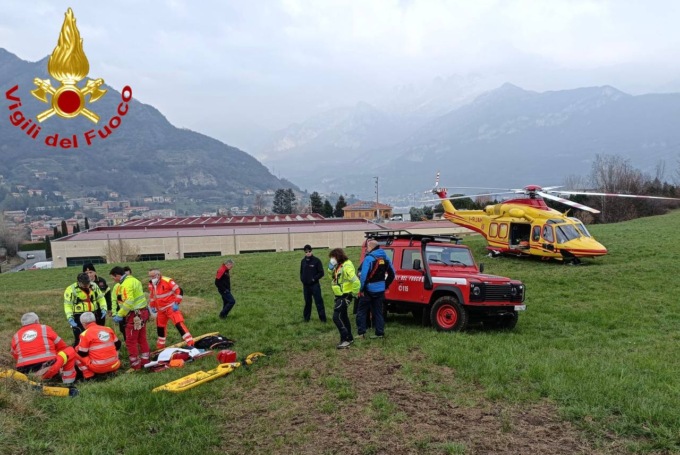 Cade da cavallo: 23enne trasportata in ospedale in elicottero in condizioni serie