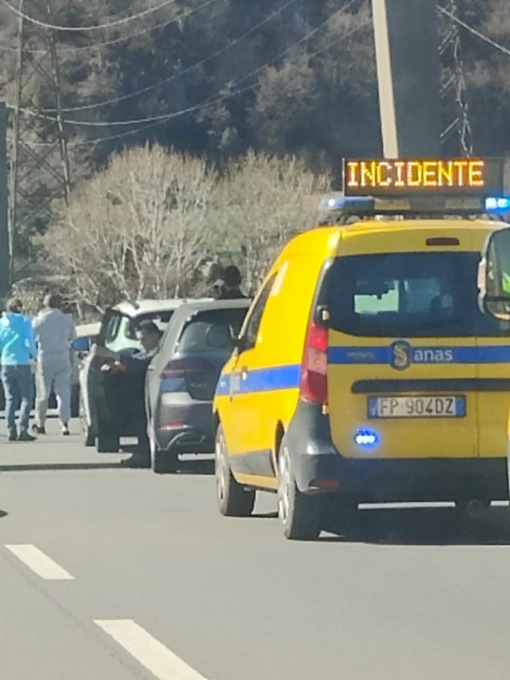 Incidente sul terzo ponte, traffico in tilt