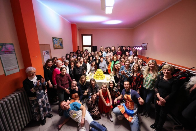 Festa della donna: Erve si colora di “giallo mimosa”