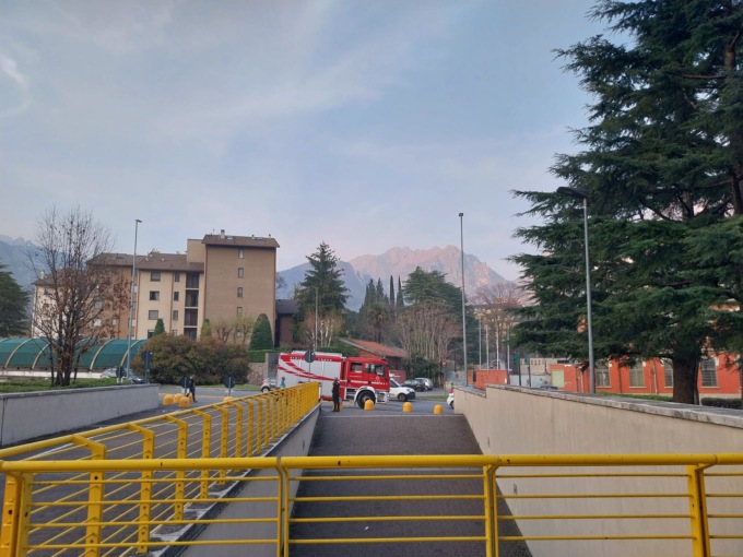 Incendio alla Meridiana Lecco: incendio al centro commerciale