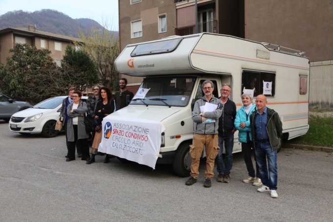 Case Aler: volontari in campo (anzi in camper) per ascoltare i problemi dei residenti