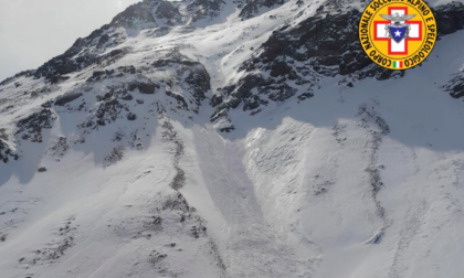 Valanga a Valfurva: travolto uno sciatore