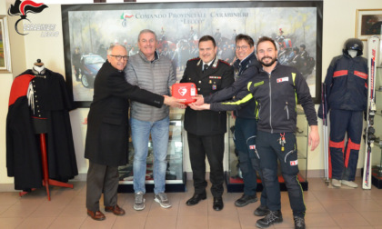 Linee Lecco dona un defibrillatore ai Carabinieri