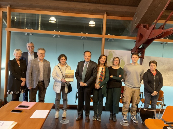 Il grazie a Carmen, in pensione dopo 35 anni  di impegno in casa di riposo