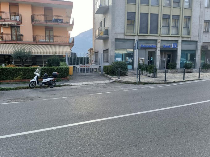 Lecco: paura per una bimba di 5 anni urtata da una moto