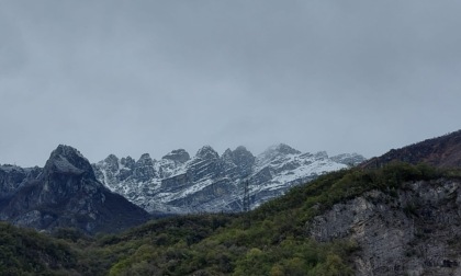 Brrr: è tornata la neve sui monti lecchesi