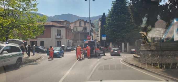 Schianto auto moto al ponte di Olginate