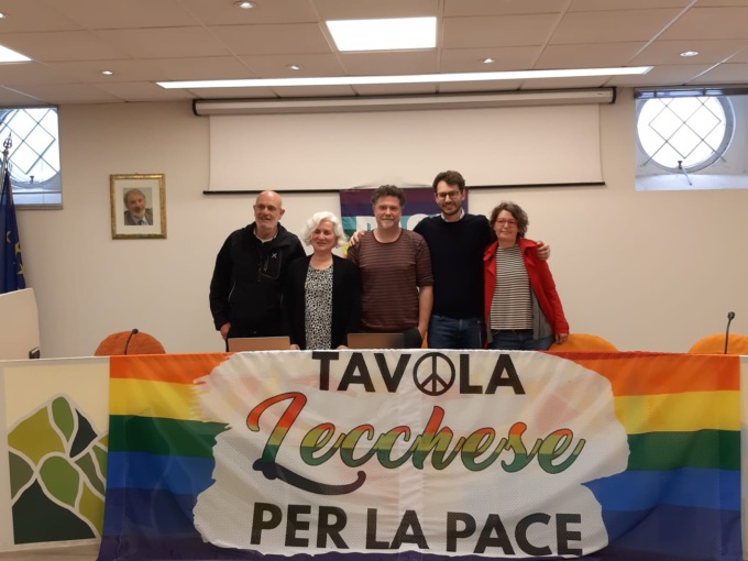 “In marcia contro le guerre”: 10 km di pace tra Olginate e Lecco