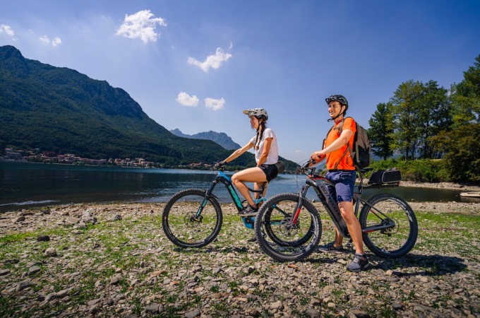 Turismo tra lago e bicicletta: il Comune mette a disposizione area in via Adda