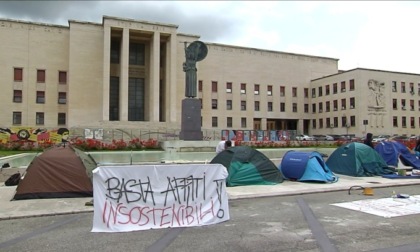 Protesta delle tende, anche Lecco si interroga sul caro affitti con 2000 studenti universitari in città