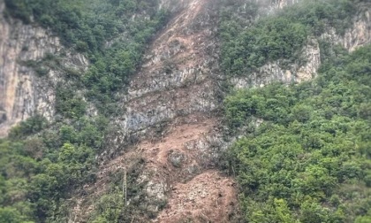 Galleria sfondata dalla frana: dalla montagna si sono staccati 500 metri cubi di materiale