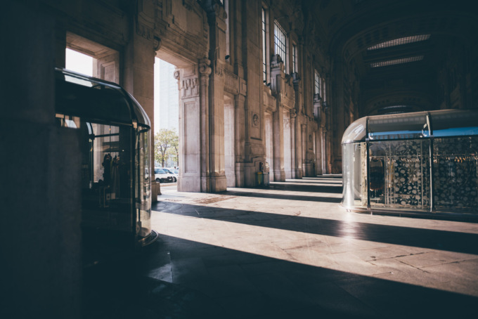 Milano Centrale: con il boom del turismo aumentano le richieste per i depositi bagagli in stazione