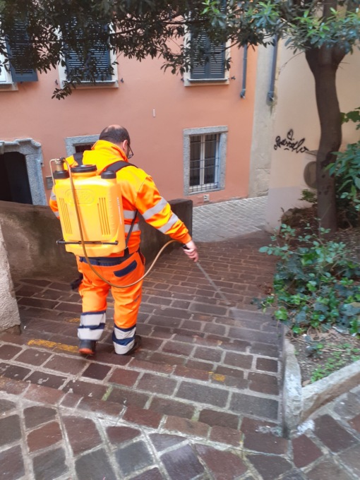 Malgrate: sanificazione straordinaria di vicoli e passaggi pedonali