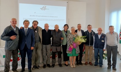 Anteas Lecco: festa per i 25 anni con premi ai volontari e l'inaugurazione di due mezzi