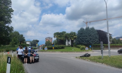 Scontro auto moto sulla Santa, soccorso un 18enne