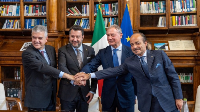 Internet più veloce in tutta Italia, firmato l’accordo