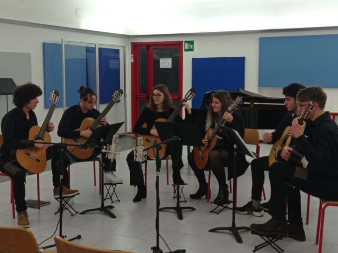 Fermento al liceo Grassi: tante le iniziative per la settimana della musica