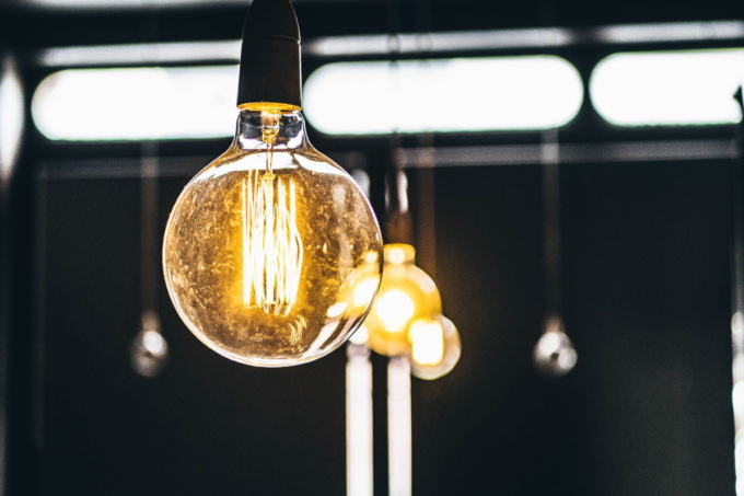 Variazioni nei prezzi di gas e luce: come incidono davvero sulle bollette?