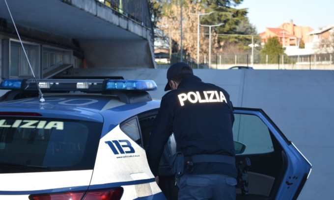 In ospedale dopo la rissa a Lecco con una ferita di arma da taglio: “Mi sono fatto male in bici”