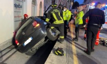 Si schianta e si ribalta con l'auto: 26enne in condizioni serie VIDEO
