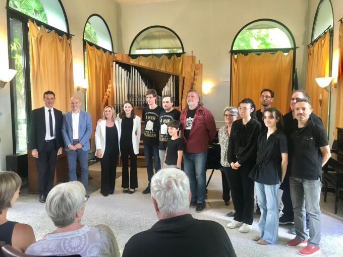 Consegnate le borse di studio “Mario Ballabio” al civico istituto musicale Zelioli