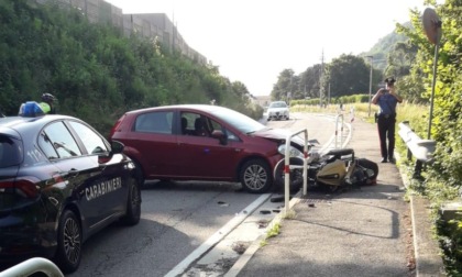 Scontro auto moto, centauro sbalzato dalla due ruote: paura a Torre De' Busi