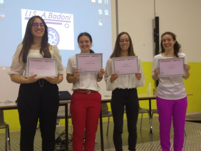 I festeggiamenti per la chiusura dell’anno scolastico al Badoni e i premi agli studenti.