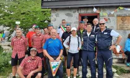 Grigna più sicura: inaugurato il nuovo defibrillatore