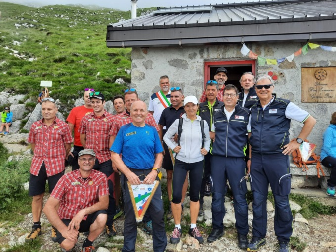 Grigna più sicura: inaugurato il nuovo defibrillatore