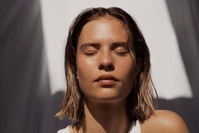I segreti degli ingredienti nei Sieri Idratanti per il Viso: cosa cercare nella tua skincare routine