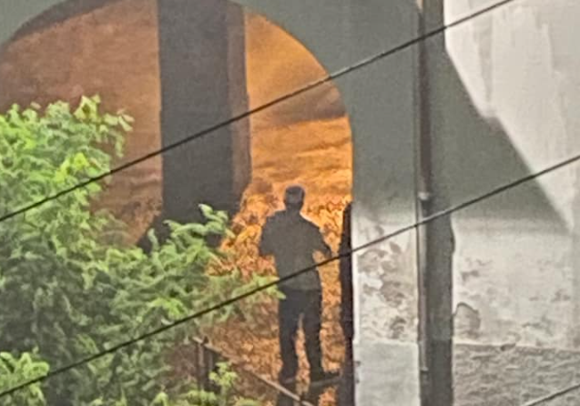 Ancora maltempo: salvata una persona bloccata sotto un autocarro