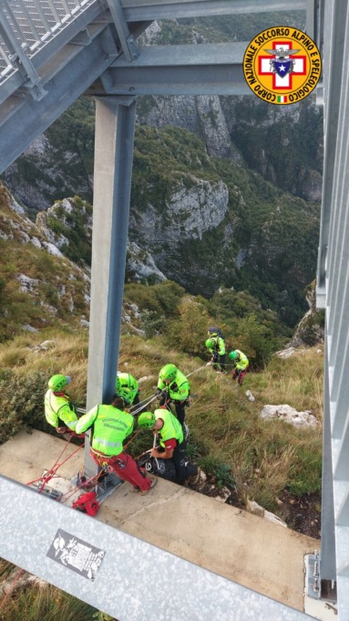 Giovane precipita per 200 metri dal Belvedere dei Resinelli