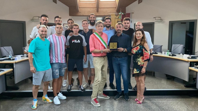 Eccellenze calolziesi premiate in Consiglio. Omaggio a  Marica Ara