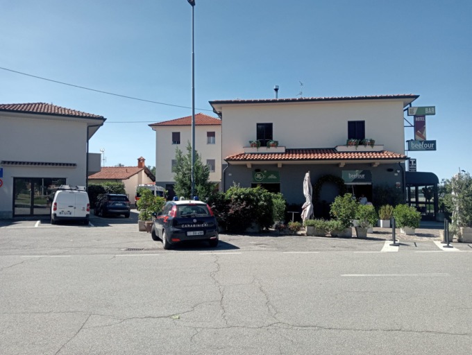 Tragedia a Osnago: 29enne trovato senza vita al bar BeeFour