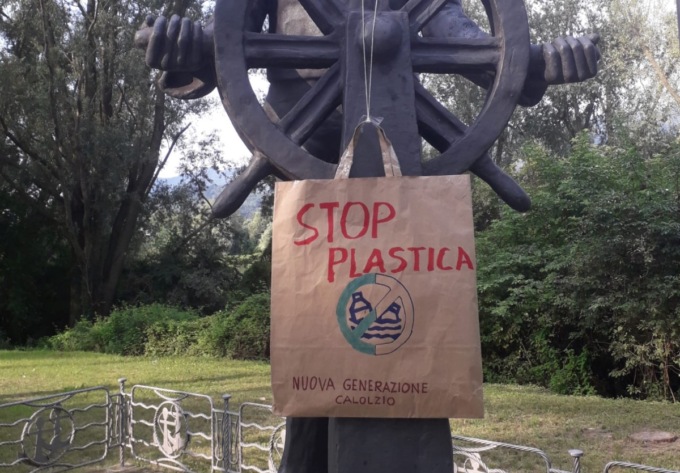Calolzio, “stop plastica”: l’appello della nuova generazione