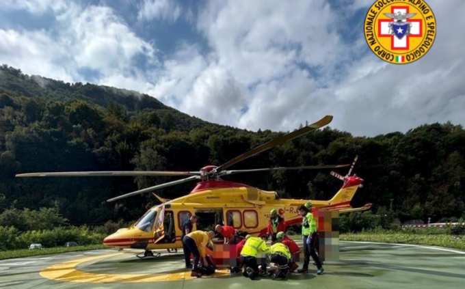 Ruspa si ribalta e precipitata nel torrente Troggia in Val Biandino: uomo in condizioni critiche