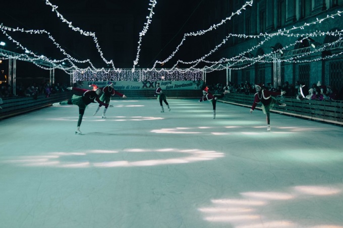 Natale a Lecco, ecco i bandi per la pista del ghiaccio e l’area eventi sul lungolago