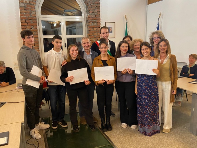 Borse di studio per sei alunni meritevoli