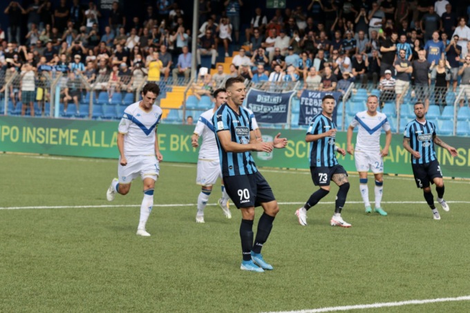 Lecco brillante ma sprecone, le Rondinelle ne approfittano: finisce 0-2