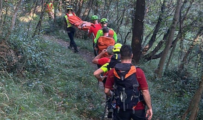 Civate, soccorsa una ragazza infortunata in zona impervia