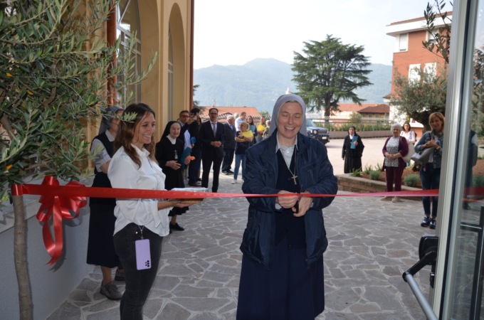 Inaugurata “La porta accanto”, attività di Housing sociale