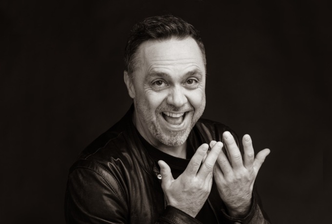 Nun te regg più: domani Gabriele Cirilli a Lecco